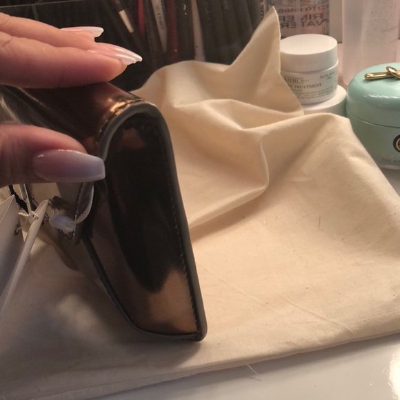 Tory Burch metallic clutch - Picture 2 of 5